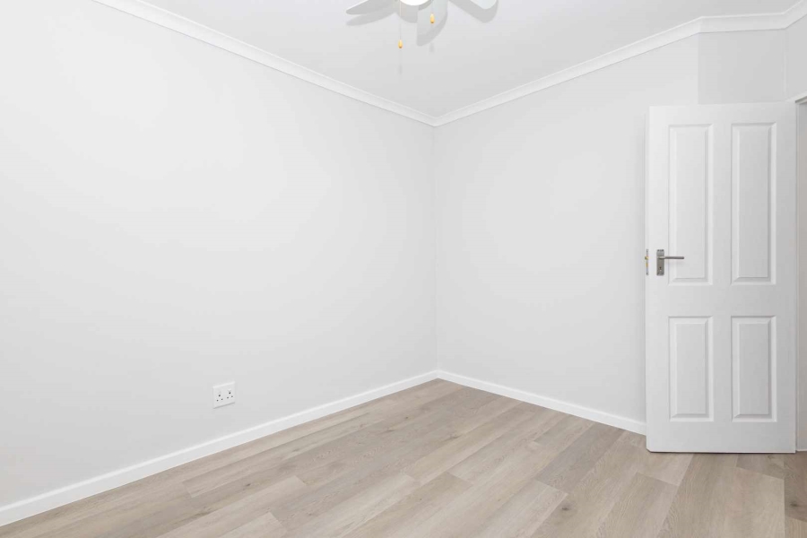 To Let 2 Bedroom Property for Rent in Loevenstein Western Cape